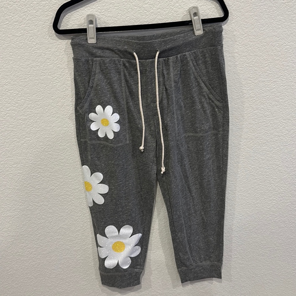 NWT Hipchik couture daisy sweats size medium